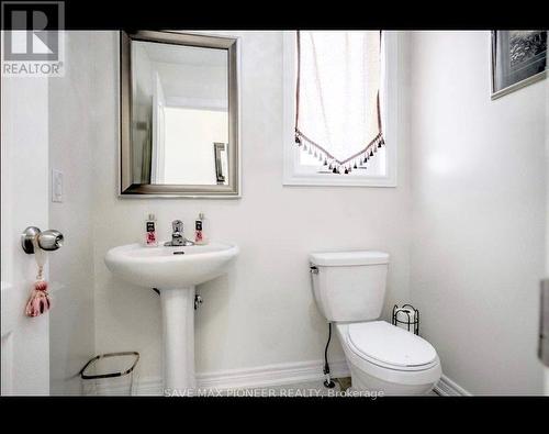 16 Mcechearn Crescent E, Caledon, ON - Indoor Photo Showing Bathroom