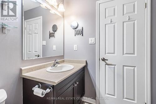 782 Johnson Heights, Milton, ON - Indoor Photo Showing Bathroom