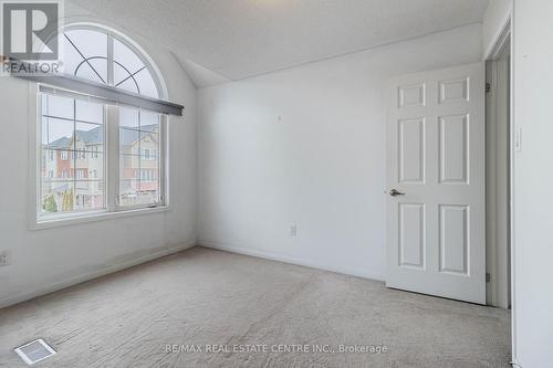 782 Johnson Heights, Milton, ON - Indoor Photo Showing Other Room