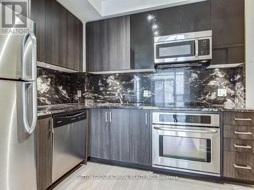 623 - 98 Lillian Street, Toronto, ON - Indoor Photo Showing Kitchen With Upgraded Kitchen