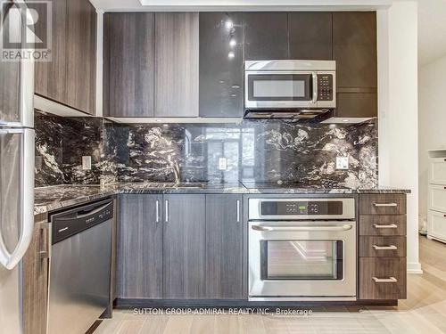 623 - 98 Lillian Street, Toronto, ON - Indoor Photo Showing Kitchen With Upgraded Kitchen