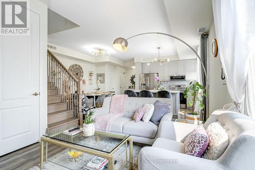 507 - 1148 Dragonfly Avenue, Pickering, ON - Indoor Photo Showing Living Room