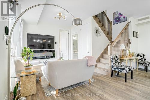 507 - 1148 Dragonfly Avenue, Pickering, ON - Indoor Photo Showing Living Room