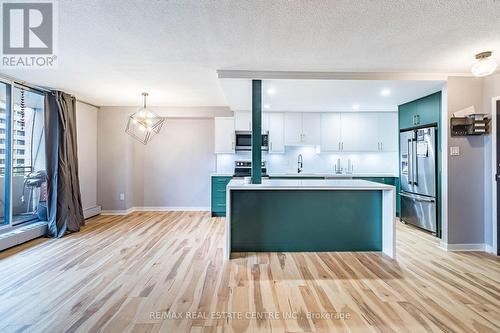 508 - 101 Prudential Drive, Toronto, ON - Indoor Photo Showing Kitchen