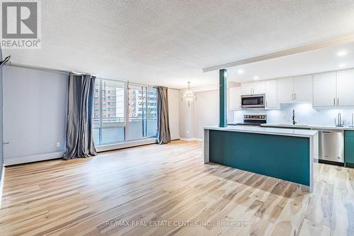 508 - 101 Prudential Drive, Toronto, ON - Indoor Photo Showing Kitchen