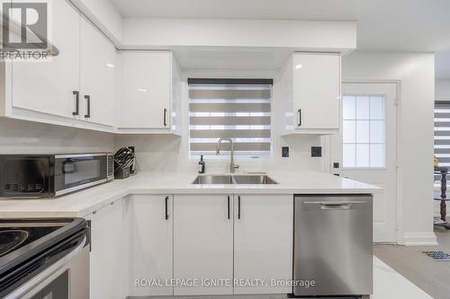 59 Prince Charles Way, Markham, ON - Indoor Photo Showing Kitchen With Double Sink