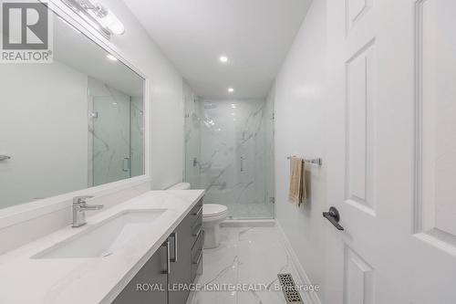 59 Prince Charles Way, Markham, ON - Indoor Photo Showing Bathroom