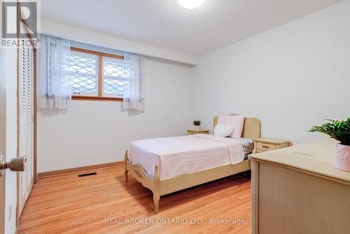 18 Burnt Log Crescent, Toronto, ON - Indoor Photo Showing Bedroom