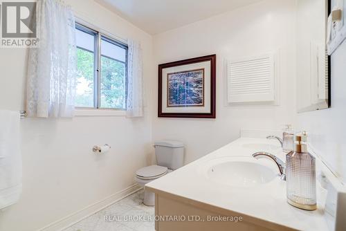 18 Burnt Log Crescent, Toronto, ON - Indoor Photo Showing Bathroom