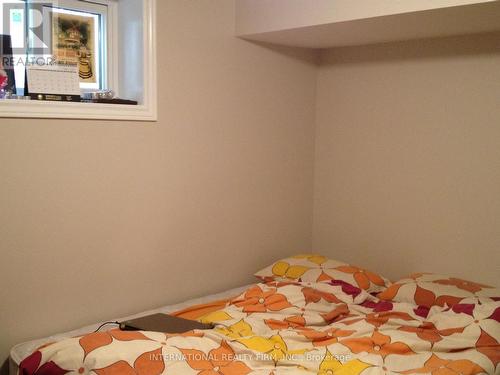 216 Bogert Avenue, Toronto, ON - Indoor Photo Showing Bedroom