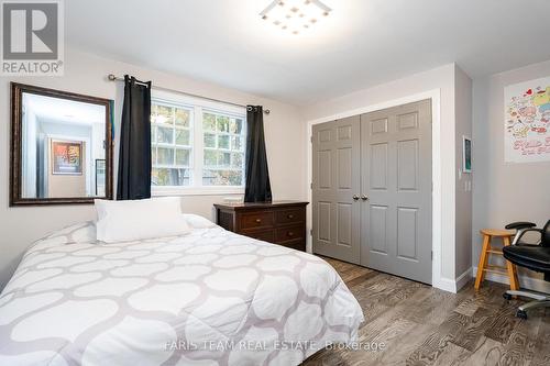 33 Frank Street, Wasaga Beach, ON - Indoor Photo Showing Bedroom