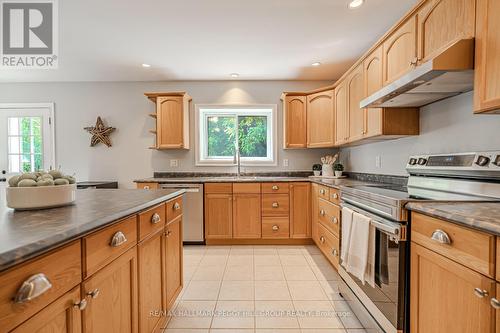 2994 Wasdell Falls Road, Severn, ON - Indoor Photo Showing Kitchen