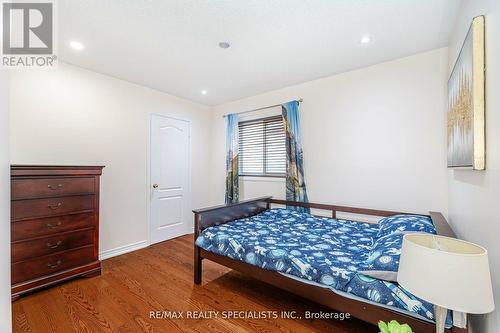 36 Dunvegan Crescent, Brampton, ON - Indoor Photo Showing Bedroom