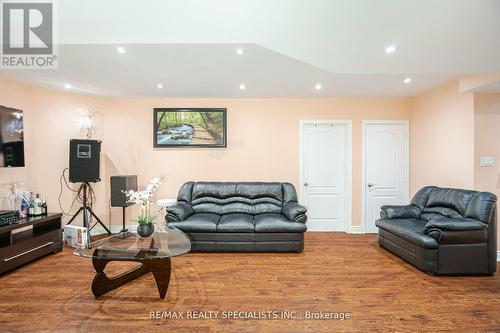 36 Dunvegan Crescent, Brampton, ON - Indoor Photo Showing Living Room