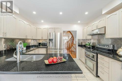 36 Dunvegan Crescent, Brampton, ON - Indoor Photo Showing Kitchen With Stainless Steel Kitchen With Double Sink With Upgraded Kitchen