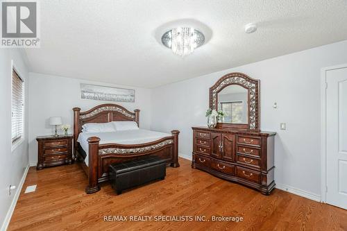 36 Dunvegan Crescent, Brampton, ON - Indoor Photo Showing Bedroom