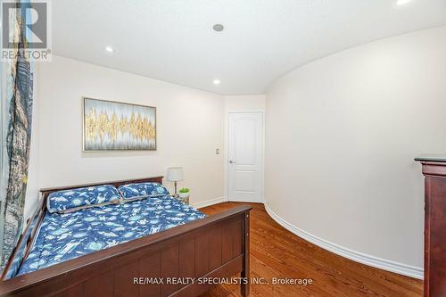 36 Dunvegan Crescent, Brampton, ON - Indoor Photo Showing Bedroom