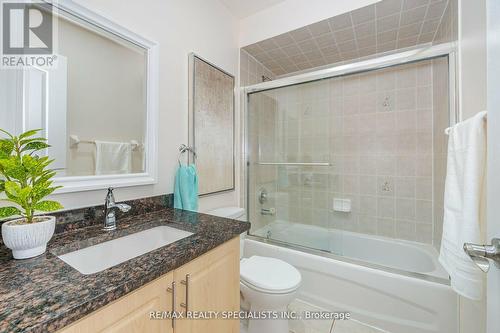 36 Dunvegan Crescent, Brampton, ON - Indoor Photo Showing Bathroom