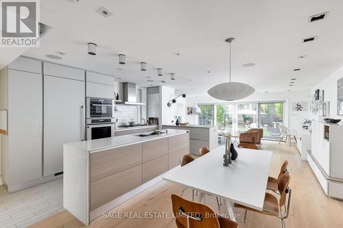 22 Queen Anne Road, Toronto, ON - Indoor Photo Showing Kitchen With Upgraded Kitchen