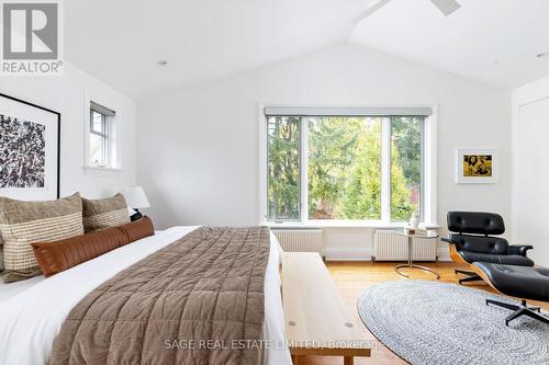 22 Queen Anne Road, Toronto, ON - Indoor Photo Showing Bedroom