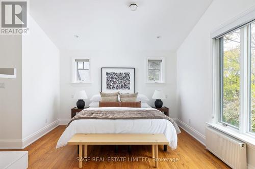 22 Queen Anne Road, Toronto, ON - Indoor Photo Showing Bedroom