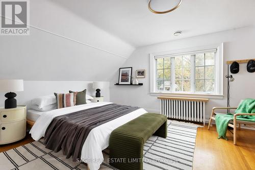 22 Queen Anne Road, Toronto, ON - Indoor Photo Showing Bedroom