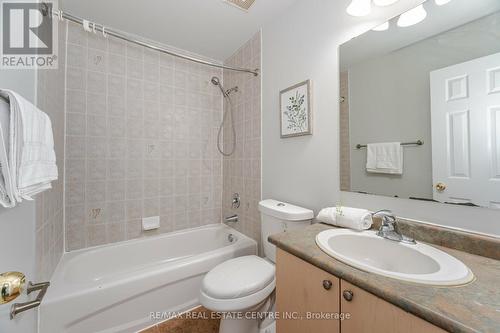 14 - 120 Railroad Street, Brampton, ON - Indoor Photo Showing Bathroom