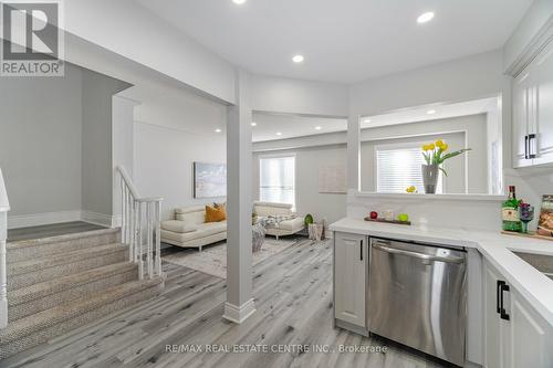 14 - 120 Railroad Street, Brampton, ON - Indoor Photo Showing Kitchen