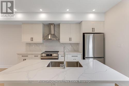 Lane - 706 Gladstone Avenue, Toronto, ON - Indoor Photo Showing Kitchen With Stainless Steel Kitchen With Upgraded Kitchen