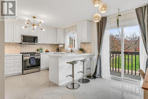 32 - 4156 Fieldgate Drive, Mississauga, ON - Indoor Photo Showing Kitchen With Upgraded Kitchen