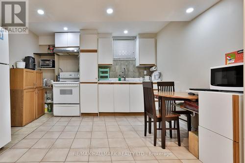 9 Circuit Court, Toronto, ON - Indoor Photo Showing Kitchen