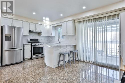 9 Circuit Court, Toronto, ON - Indoor Photo Showing Kitchen With Upgraded Kitchen