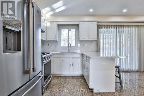 9 Circuit Court, Toronto, ON - Indoor Photo Showing Kitchen With Upgraded Kitchen