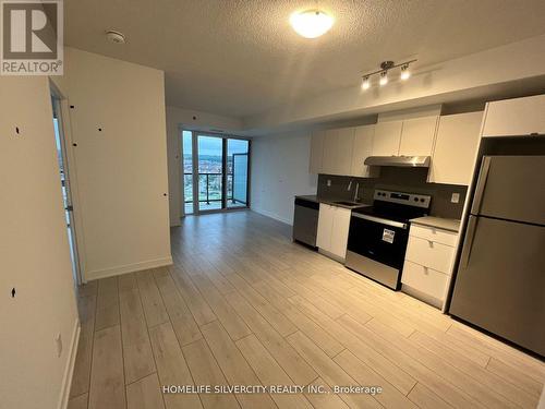 B617 - 3200 Dakota Common, Burlington, ON - Indoor Photo Showing Kitchen With Stainless Steel Kitchen