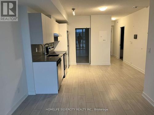 B617 - 3200 Dakota Common, Burlington, ON - Indoor Photo Showing Kitchen