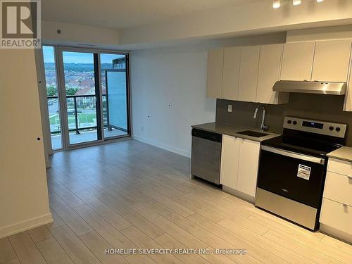 B617 - 3200 Dakota Common, Burlington, ON - Indoor Photo Showing Kitchen