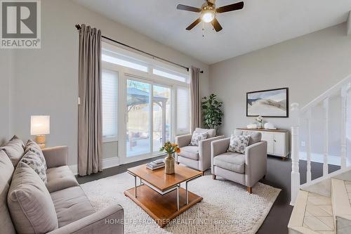 20 Mayall Avenue, Toronto, ON - Indoor Photo Showing Living Room