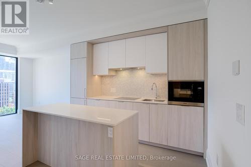 1104 - 123 Portland Street, Toronto, ON - Indoor Photo Showing Kitchen