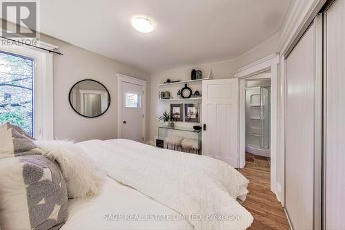 33 Hampton Avenue, Toronto, ON - Indoor Photo Showing Bedroom