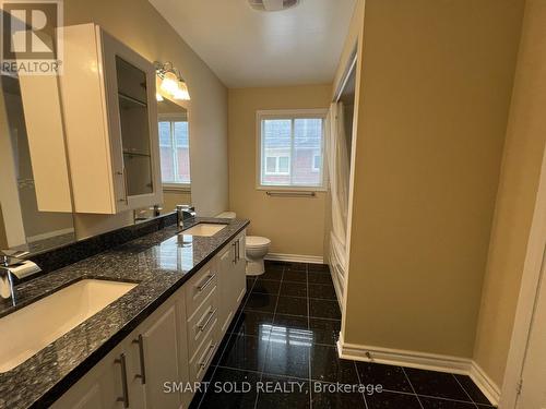 152 Elderwood Trail, Oakville, ON - Indoor Photo Showing Bathroom