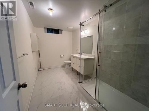 152 Elderwood Trail, Oakville, ON - Indoor Photo Showing Bathroom