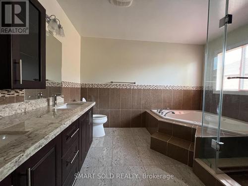 152 Elderwood Trail, Oakville, ON - Indoor Photo Showing Bathroom