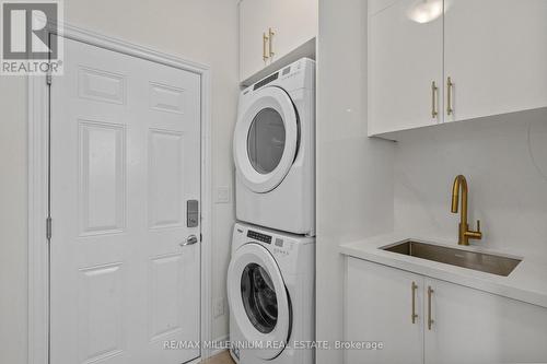 34 Paradise Way, Whitby, ON - Indoor Photo Showing Laundry Room