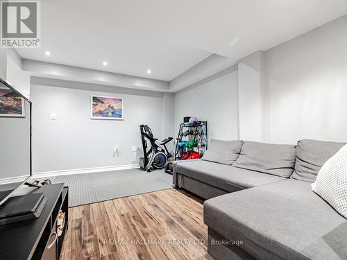 566 Walpole Crescent, Newmarket, ON - Indoor