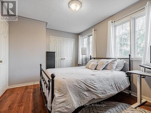 566 Walpole Crescent, Newmarket, ON - Indoor Photo Showing Bedroom