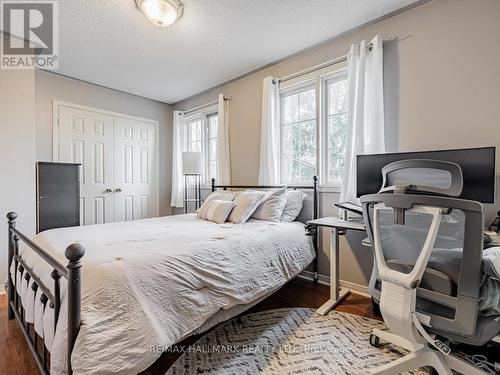 566 Walpole Crescent, Newmarket, ON - Indoor Photo Showing Bedroom