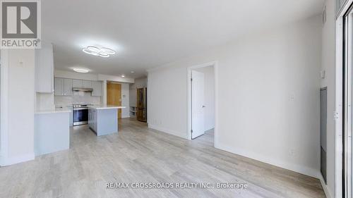 705 - 7373 Kennedy Road, Markham, ON - Indoor Photo Showing Kitchen