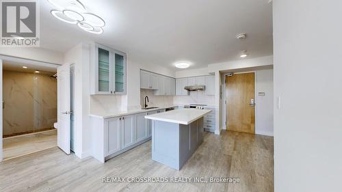 705 - 7373 Kennedy Road, Markham, ON - Indoor Photo Showing Kitchen