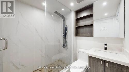 705 - 7373 Kennedy Road, Markham, ON - Indoor Photo Showing Bathroom