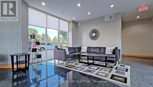 705 - 7373 Kennedy Road, Markham, ON - Indoor Photo Showing Living Room